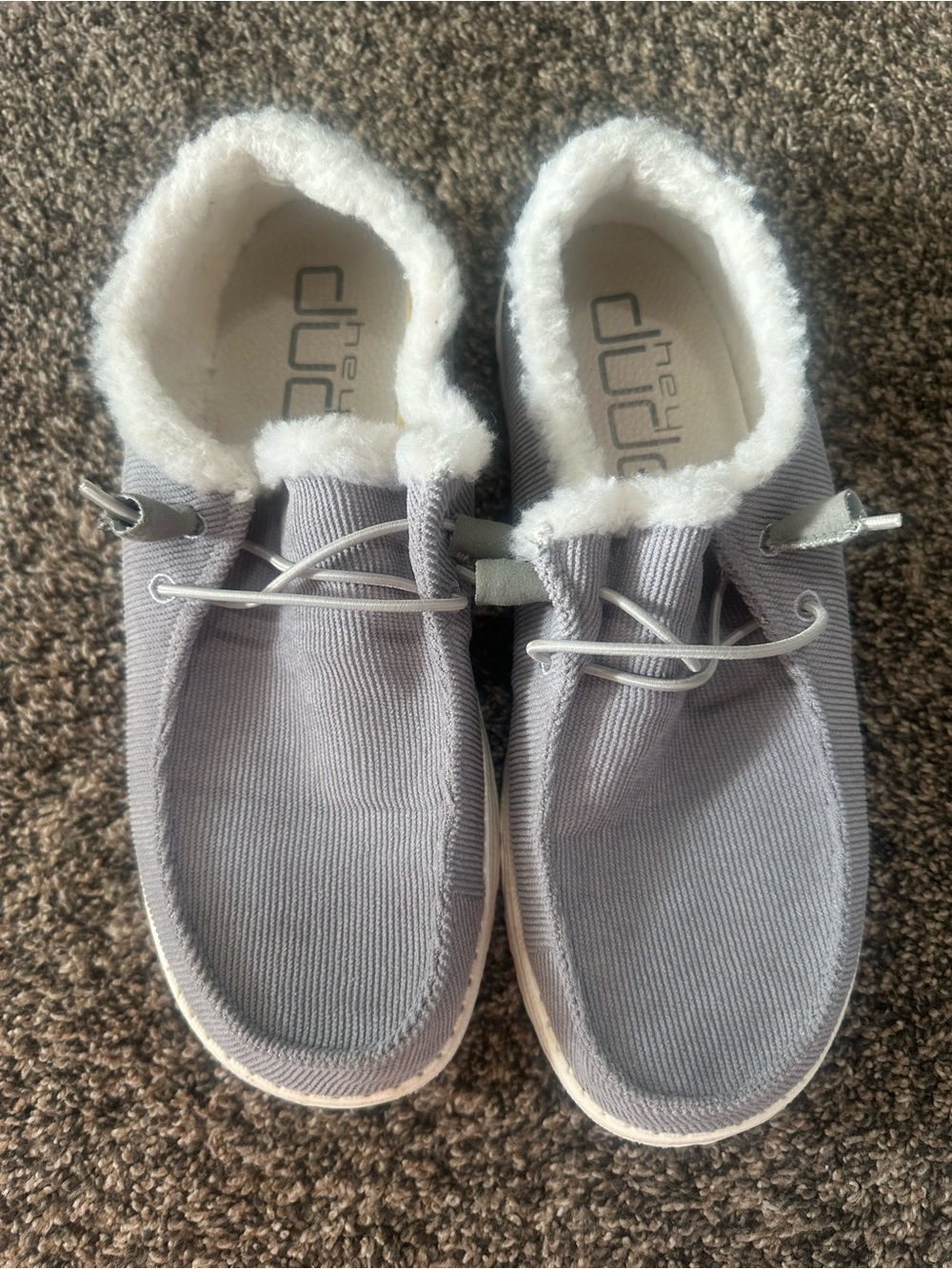 Hey Dude Women's Slip-On Shoes in Light Gray with White Faux Fur size 8